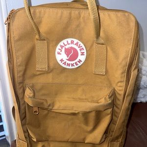 15 inch laptop Kanken in color acorn